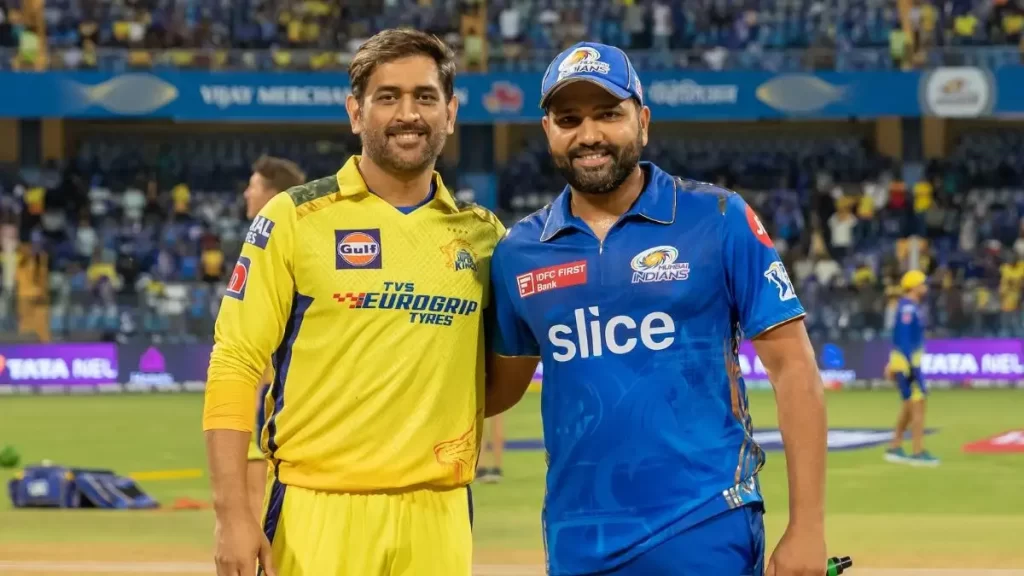 MS Dhoni and Rohit Sharma posing for camera.